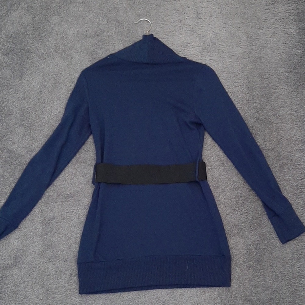 Blue Sweater - Picture 4 of 6